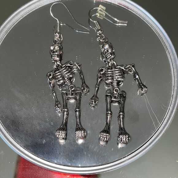 Silver tone dangle skeleton wire earrings - Picture 1 of 4